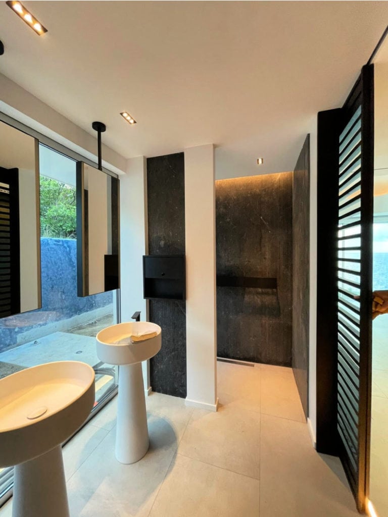 New St Barths villa: Domingue re-opening on track for 15/03/21 20 villa domingue st barths master bedroom bathroom 1